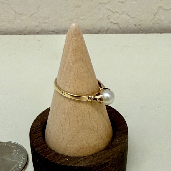 Victorian Antique Pearl Ring – 10K Yellow Gold – Size 7 – Early 1900s - Picture 3 of 5